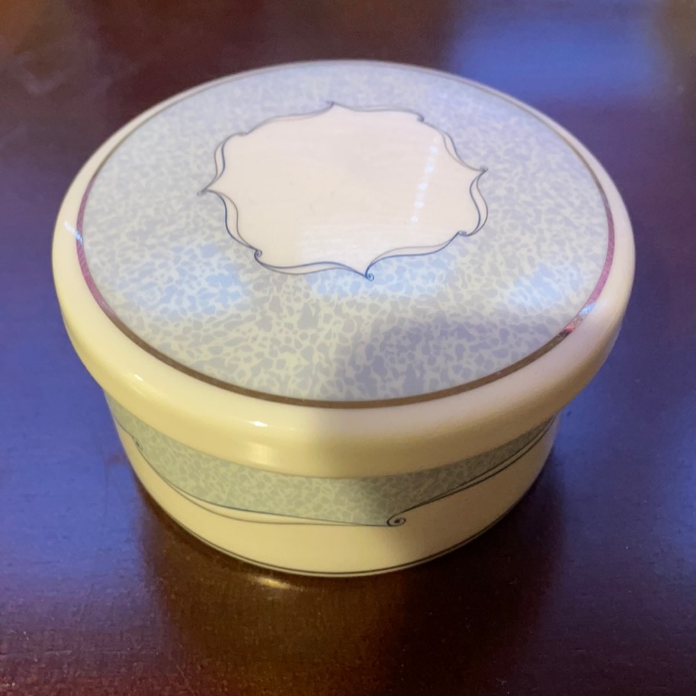 Wedgwood bone china circular box